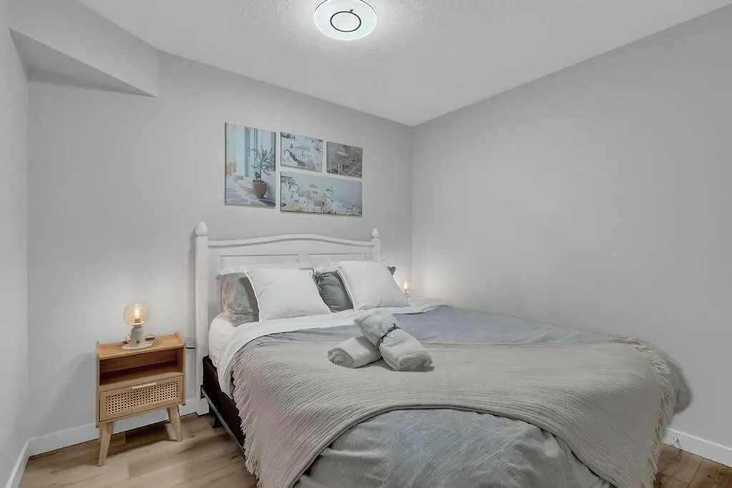 Modernsuite*Nearairport*2Queens*2Bedroom*Fullkitchen Edmonton